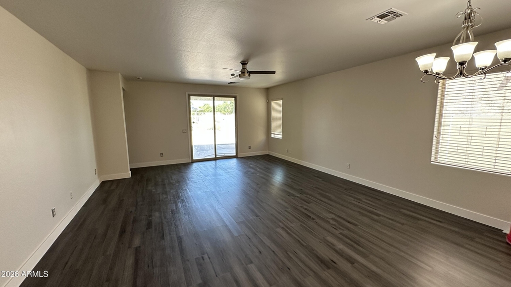 23614 W Chickasaw Street - Photo 6