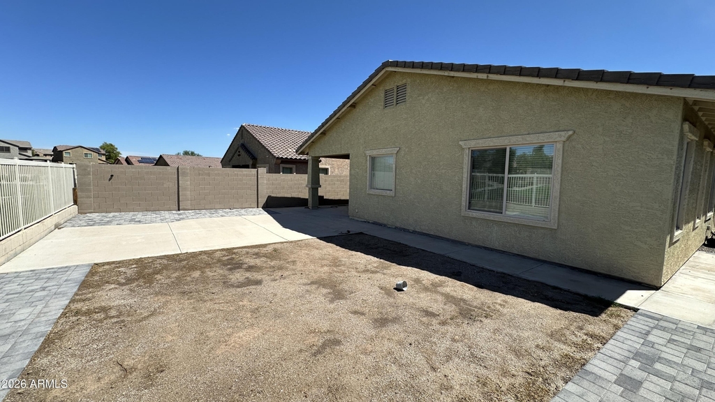 23614 W Chickasaw Street - Photo 14