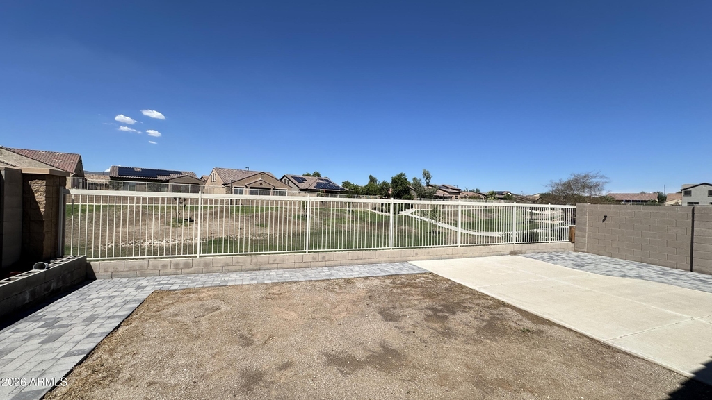 23614 W Chickasaw Street - Photo 15