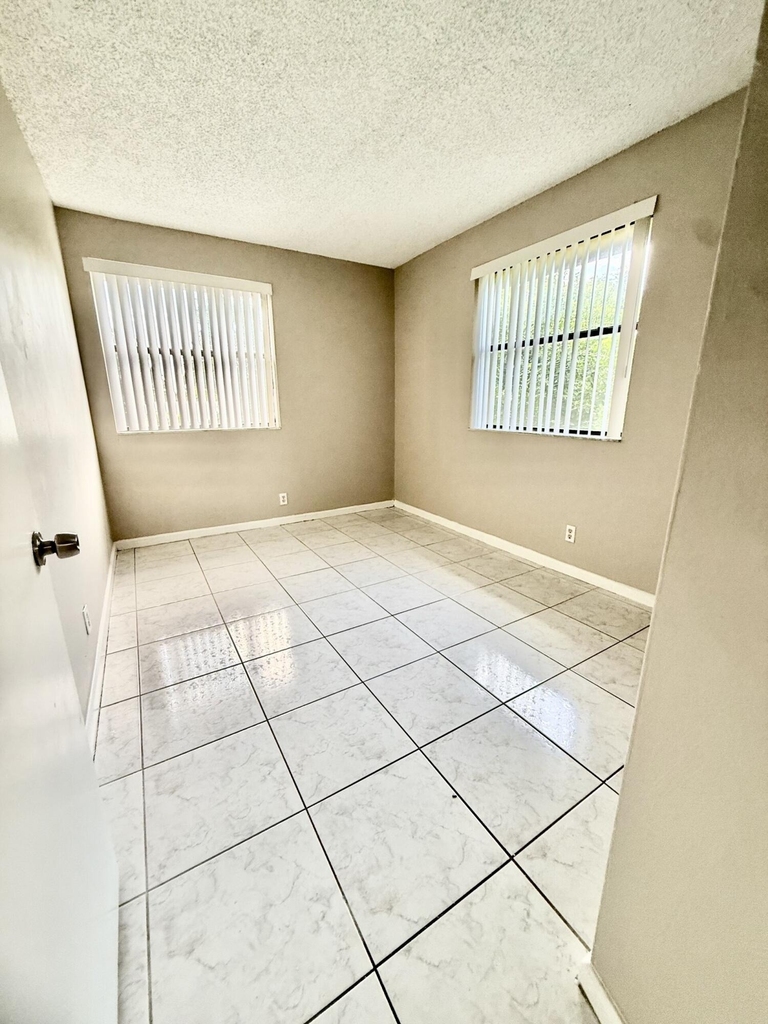 11632 Nw 23rd Court - Photo 4