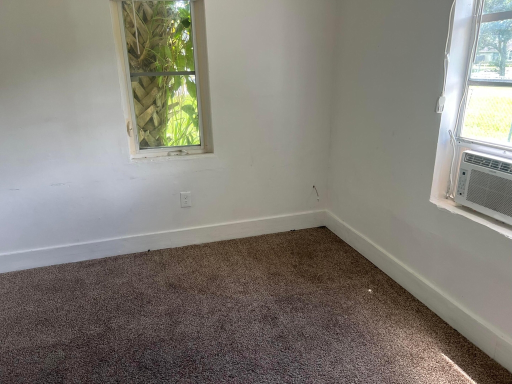 421 N 10th Street - Photo 2