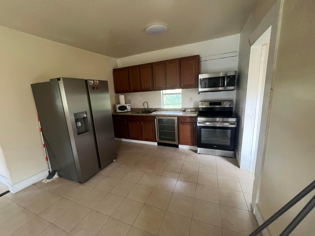421 N 10th Street - Photo 3