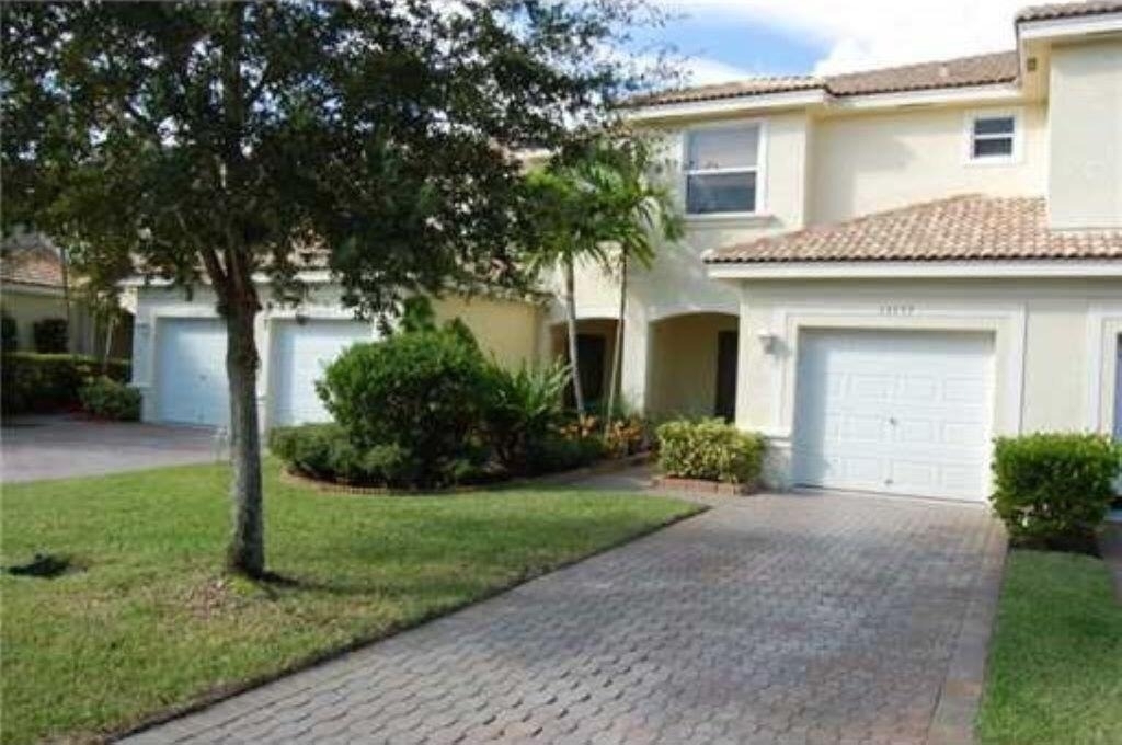 13377 Georgian Court - Photo 1