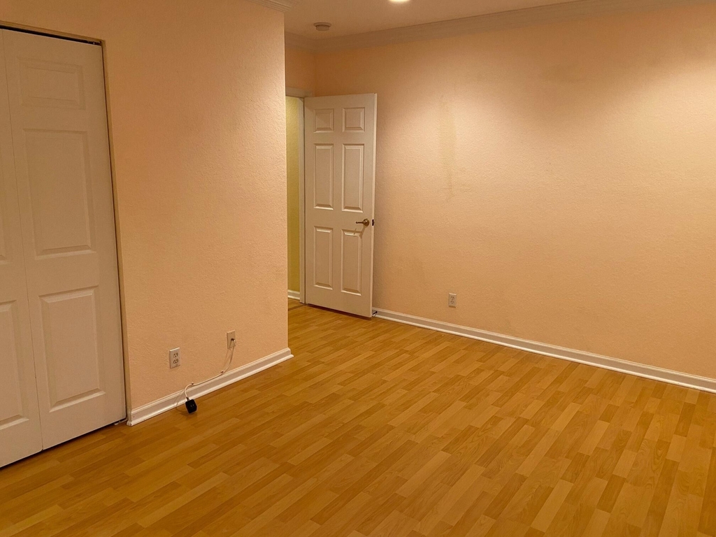 13377 Georgian Court - Photo 19