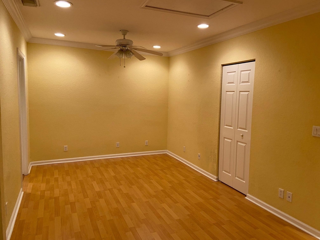 13377 Georgian Court - Photo 17