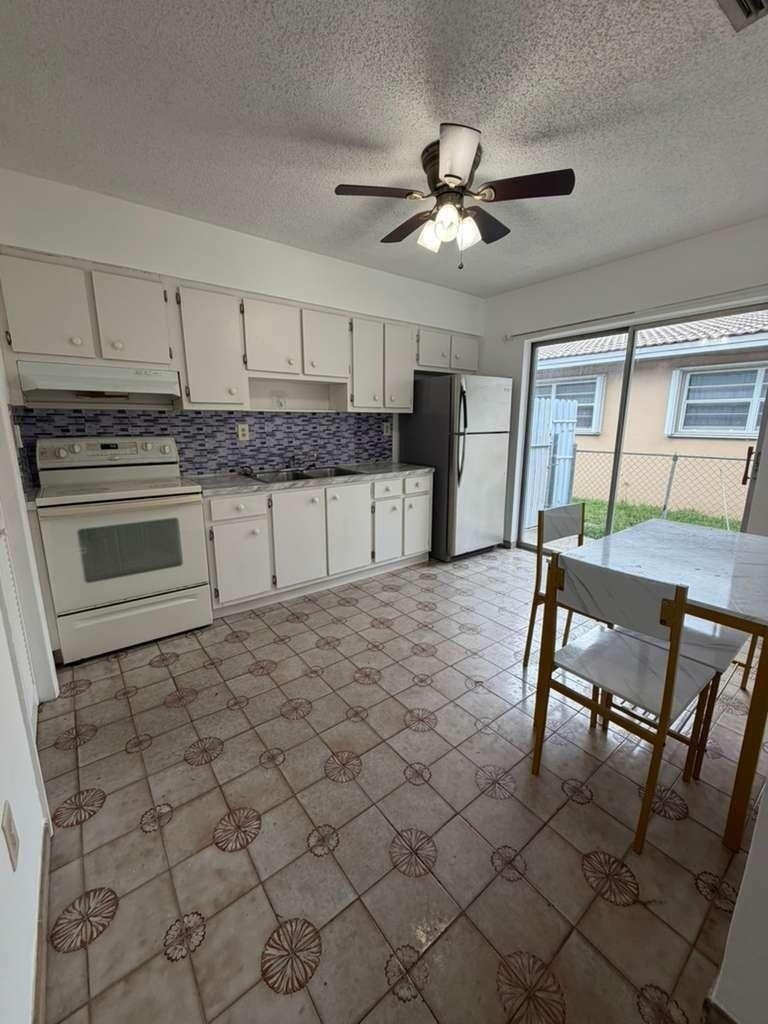 4796 E 10th Avenue - Photo 8