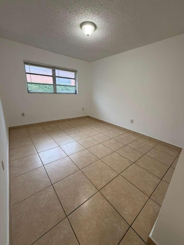 4796 E 10th Avenue - Photo 11