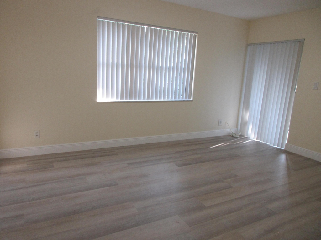 9180 Nw 40th Street - Photo 10