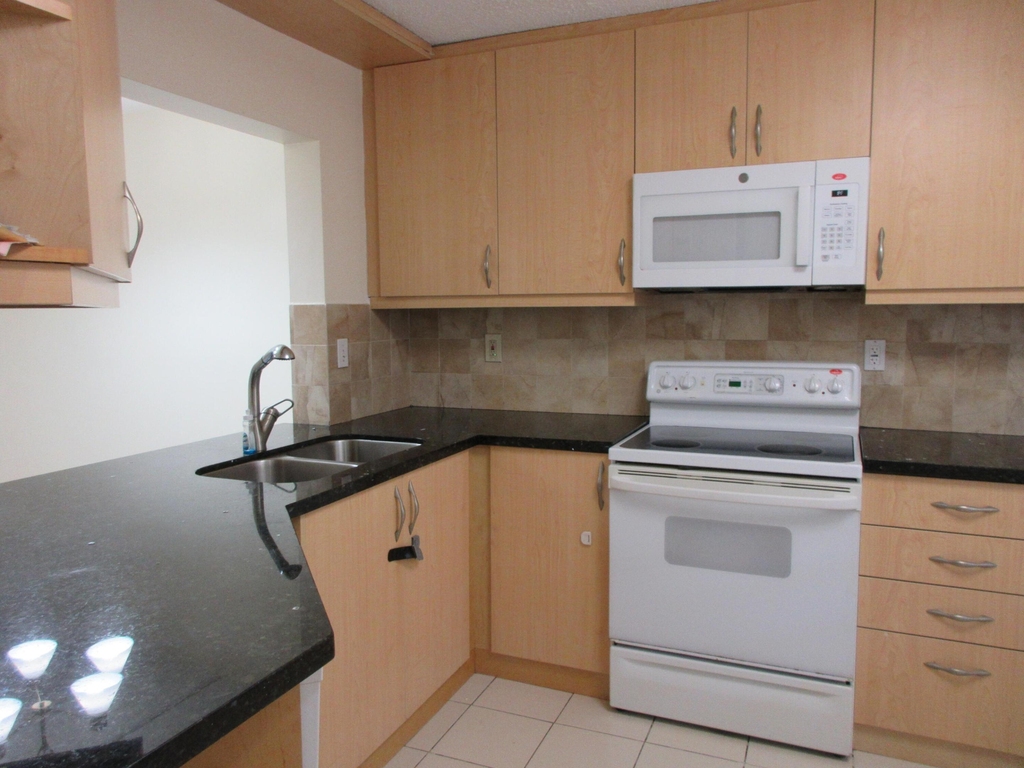 9180 Nw 40th Street - Photo 3