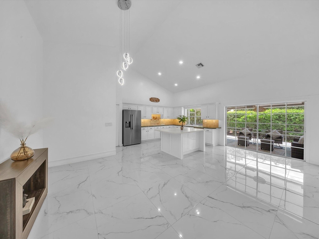 2065 Nw 127th Terrace - Photo 4