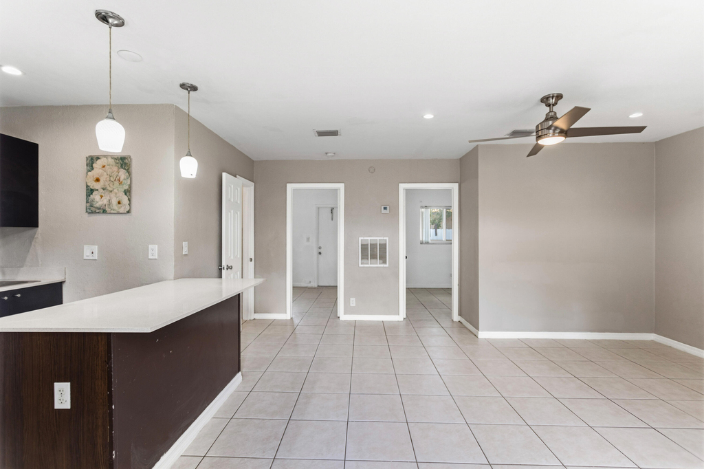 709 Sw 13th Avenue - Photo 2