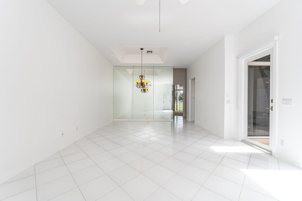 17282 Bermuda Village Drive - Photo 4