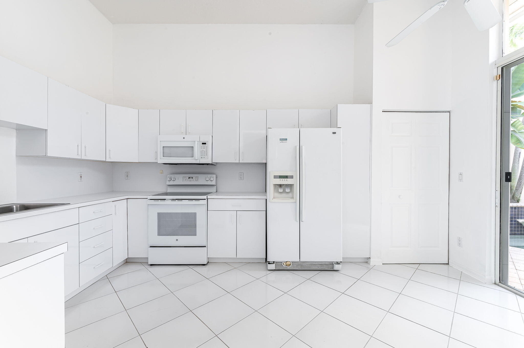 17282 Bermuda Village Drive - Photo 7
