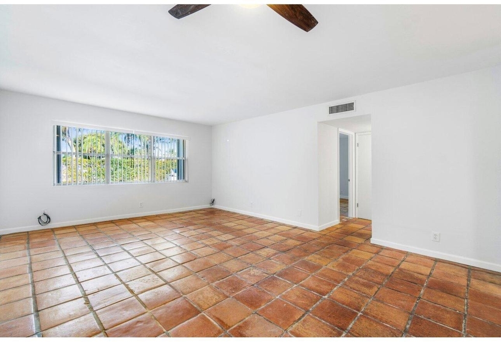 420 Se 2nd Avenue - Photo 2