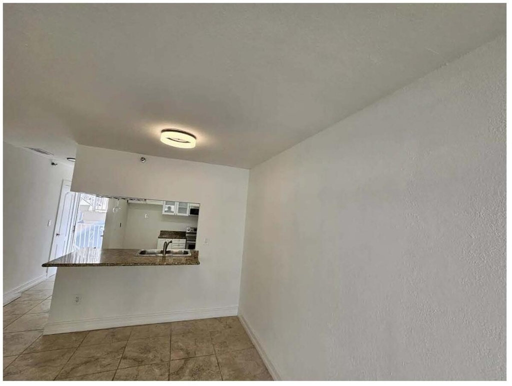 677 Ne 24th Street - Photo 11