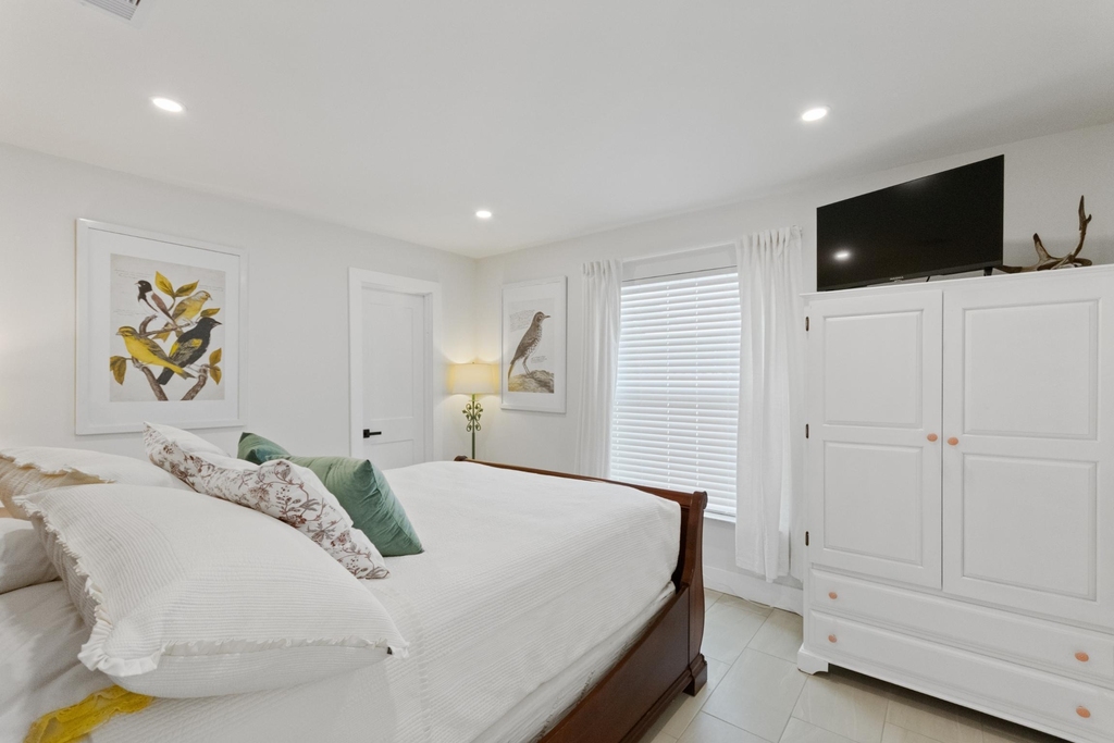 272 Sw Fairchild Avenue - Photo 18