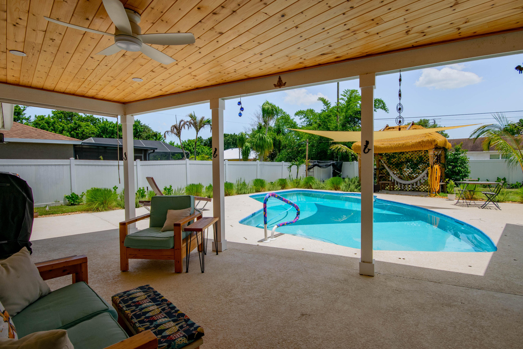 272 Sw Fairchild Avenue - Photo 10