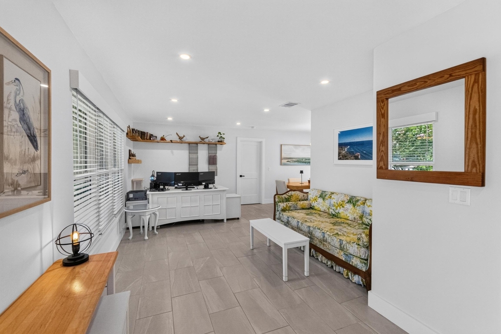 272 Sw Fairchild Avenue - Photo 23