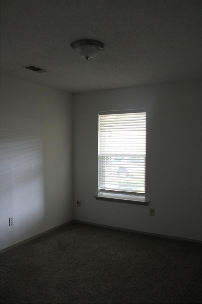2021 Towngate Drive - Photo 7