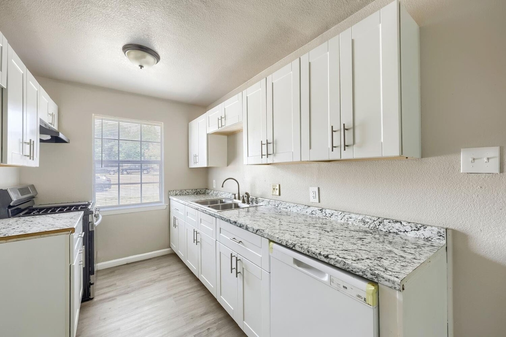 267 Merribrook Trail - Photo 6