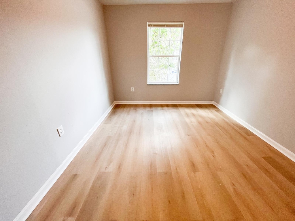 5289 Stacy Street - Photo 10