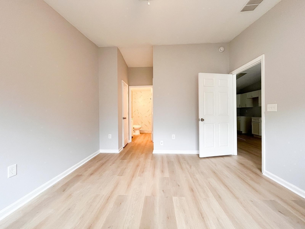 5289 Stacy Street - Photo 3