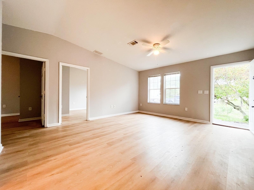 5289 Stacy Street - Photo 14