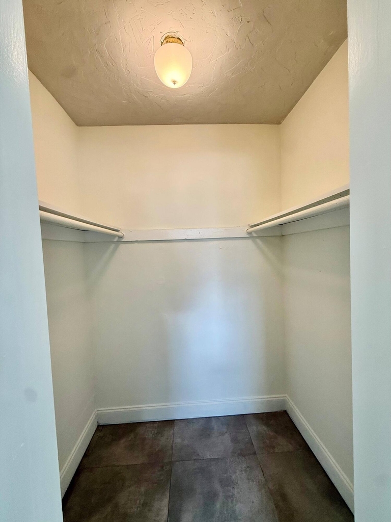 3684 Ne 11th Avenue - Photo 4
