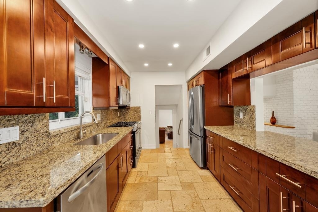 1771 Ne 35th Street - Photo 30