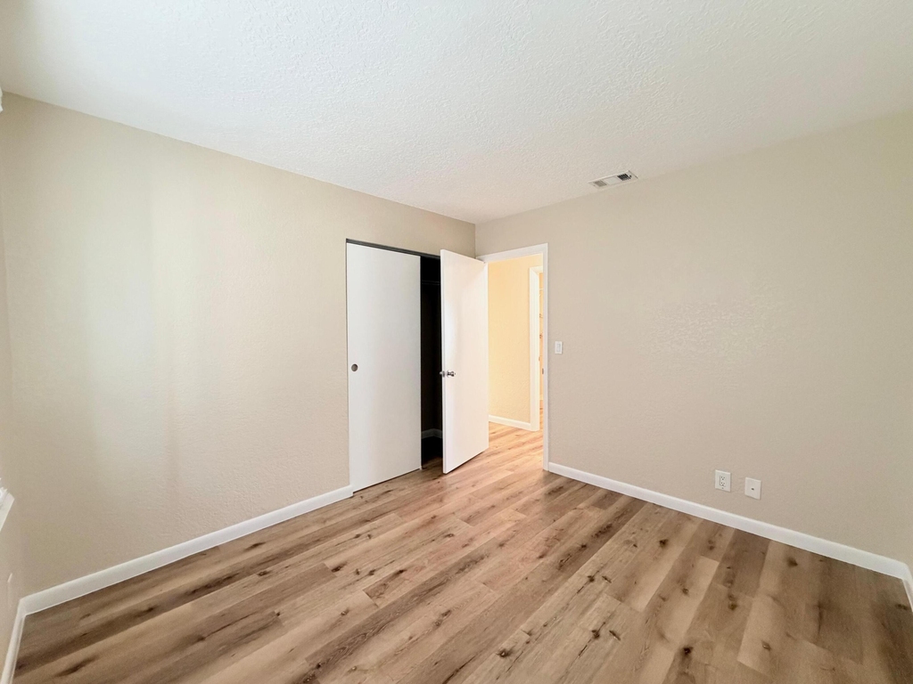 8748 Sunset Drive - Photo 19