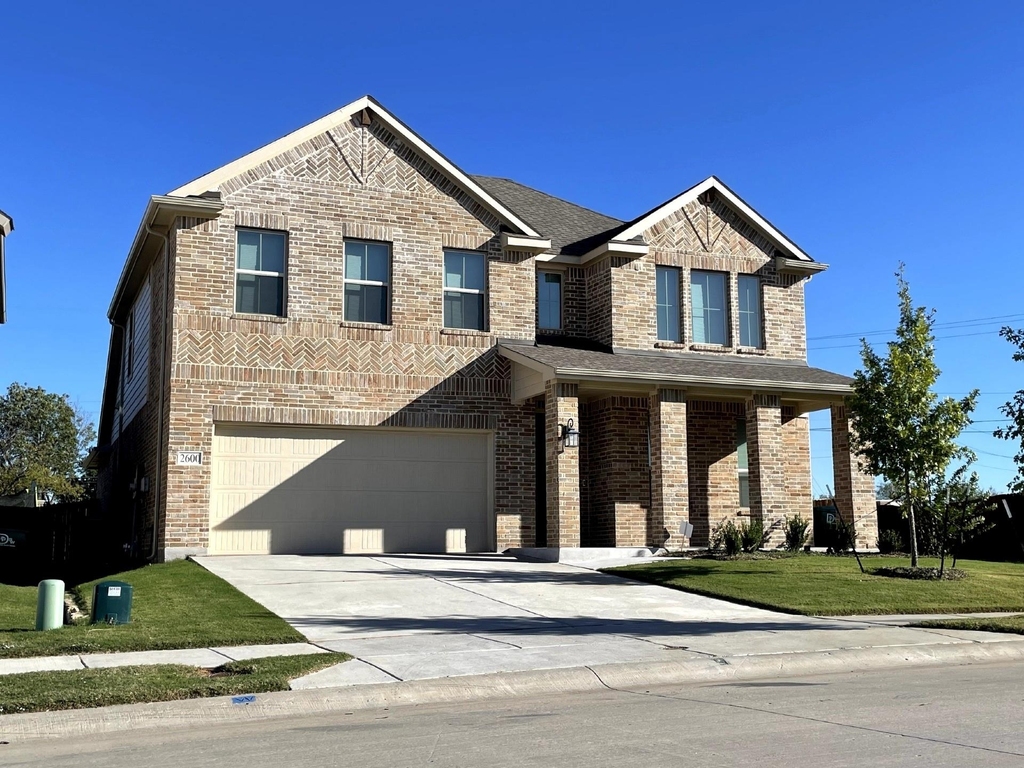 2600 Briarhurst Court - Photo 0