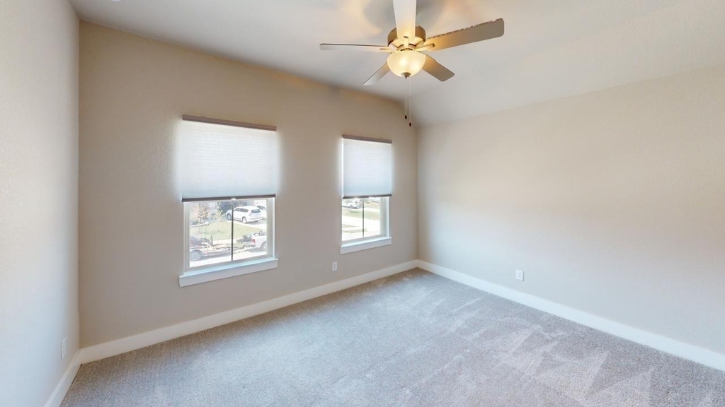 2600 Briarhurst Court - Photo 10