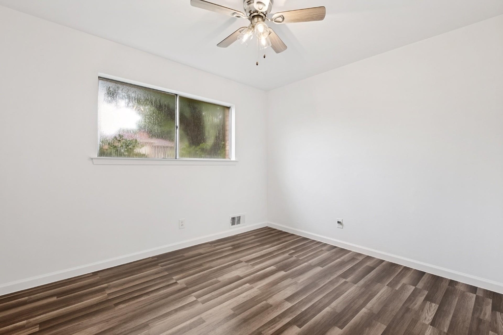 4315 Woodstock Drive - Photo 20