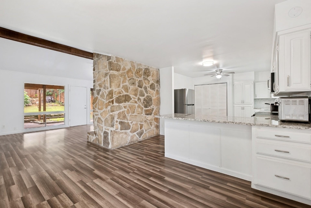 4315 Woodstock Drive - Photo 11