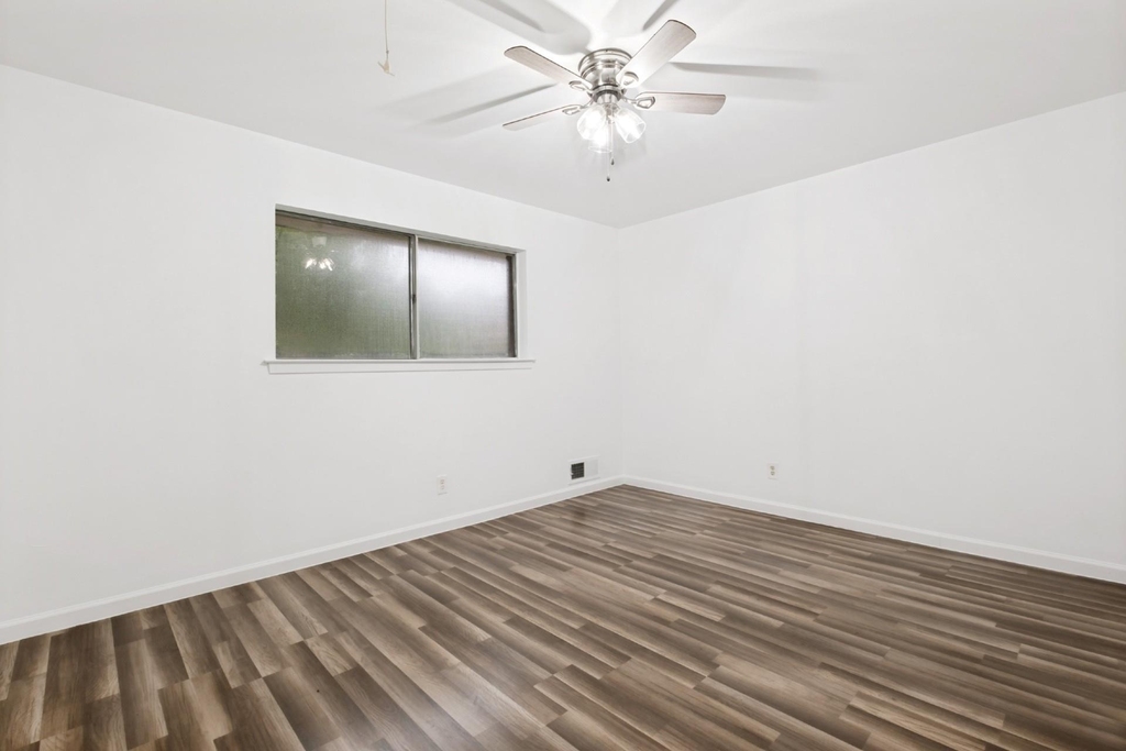 4315 Woodstock Drive - Photo 21