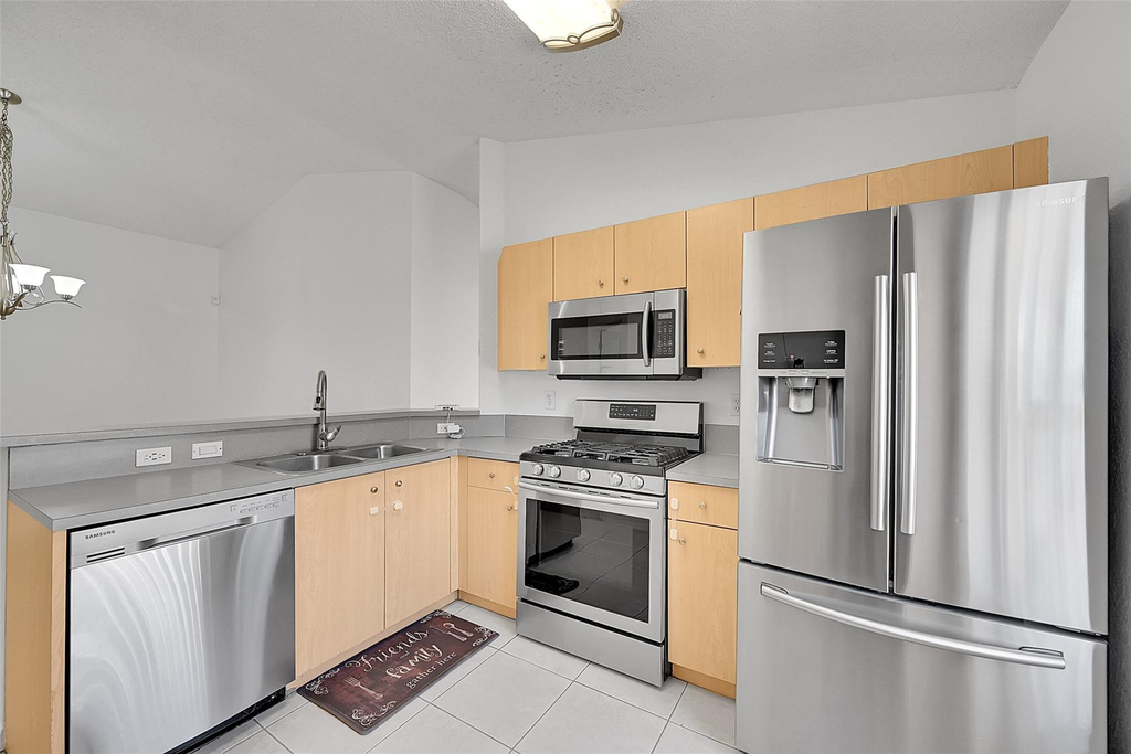5361 Nw 90th Avenue - Photo 8