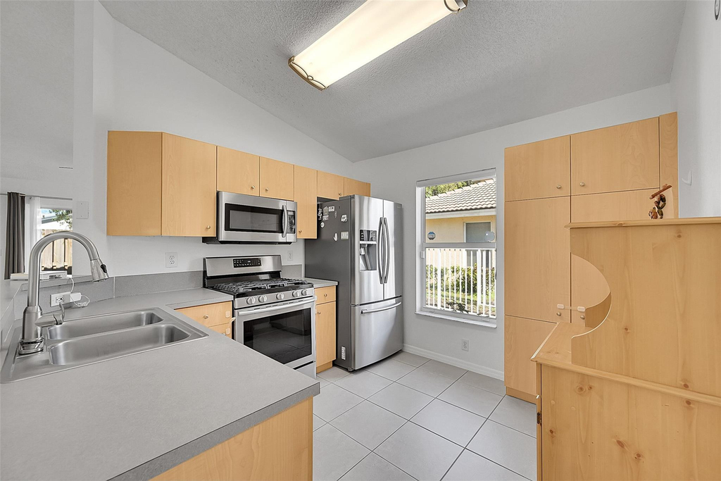 5361 Nw 90th Avenue - Photo 7