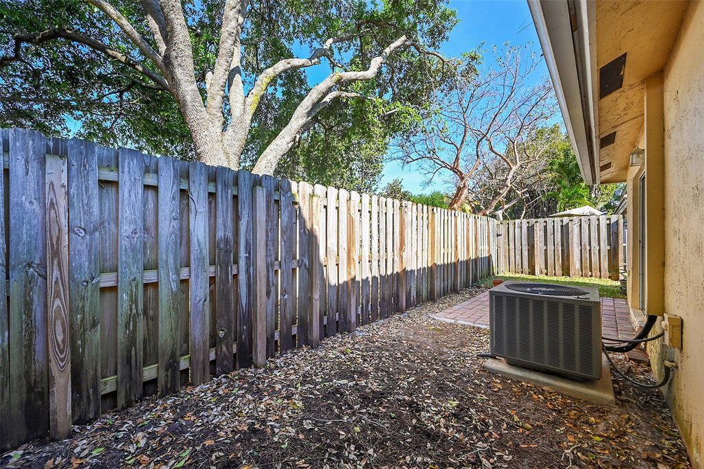 5361 Nw 90th Avenue - Photo 4
