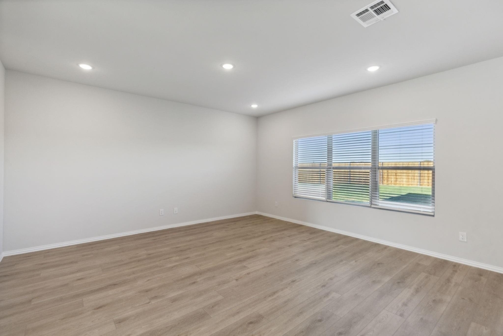 1907 Rolling Ridge Drive - Photo 4