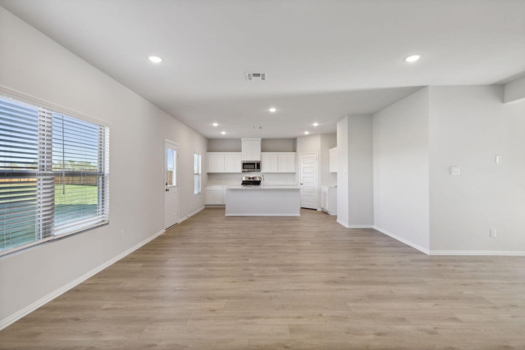 1907 Rolling Ridge Drive - Photo 6