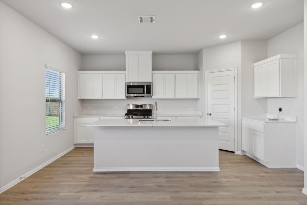 1907 Rolling Ridge Drive - Photo 9