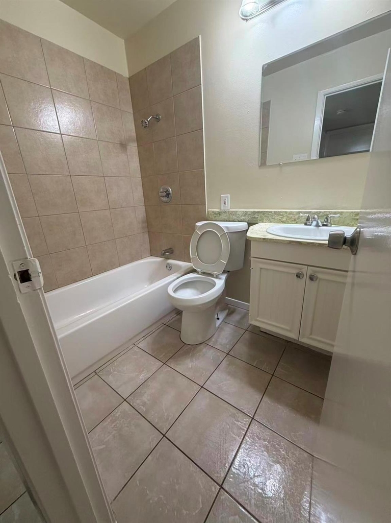 1624 E Park Boulevard - Photo 9
