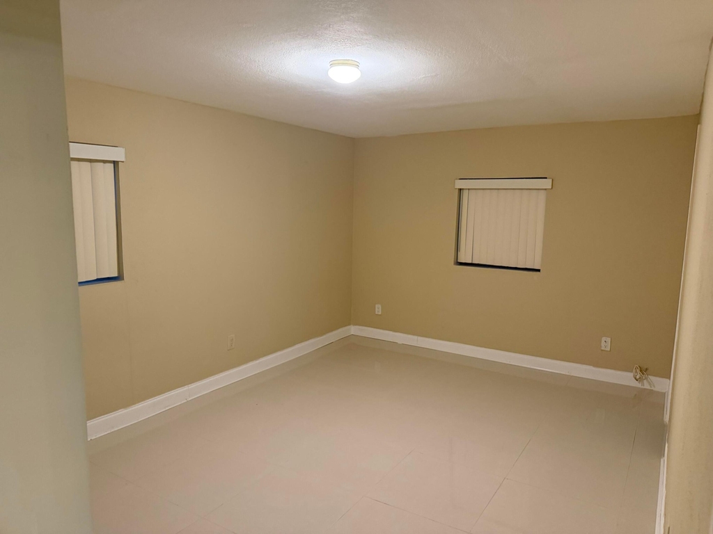 4011 Sw 28th Street - Photo 6