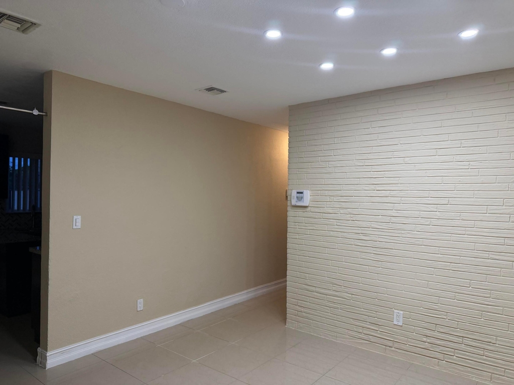 4011 Sw 28th Street - Photo 1