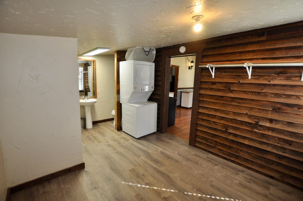 1800 Newport Road - Photo 8