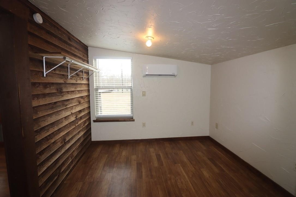1800 Newport Road - Photo 7
