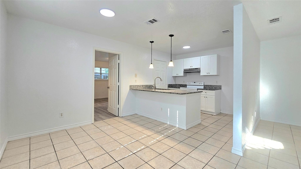5017 Chapman Street - Photo 6
