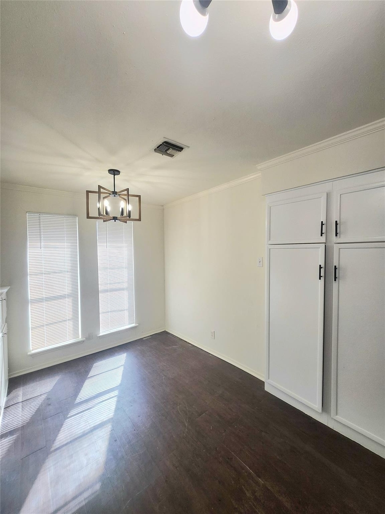 7308 Sanger Avenue - Photo 8