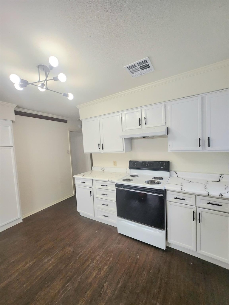 7308 Sanger Avenue - Photo 4
