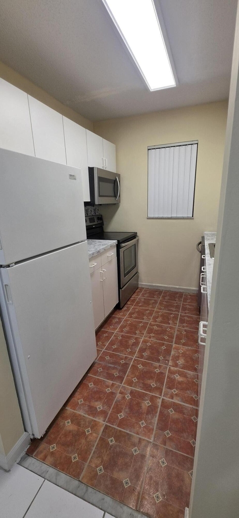 600 Sw 2nd Avenue - Photo 9